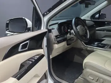 2021 Kia Carnival с пробегом 50 028 км