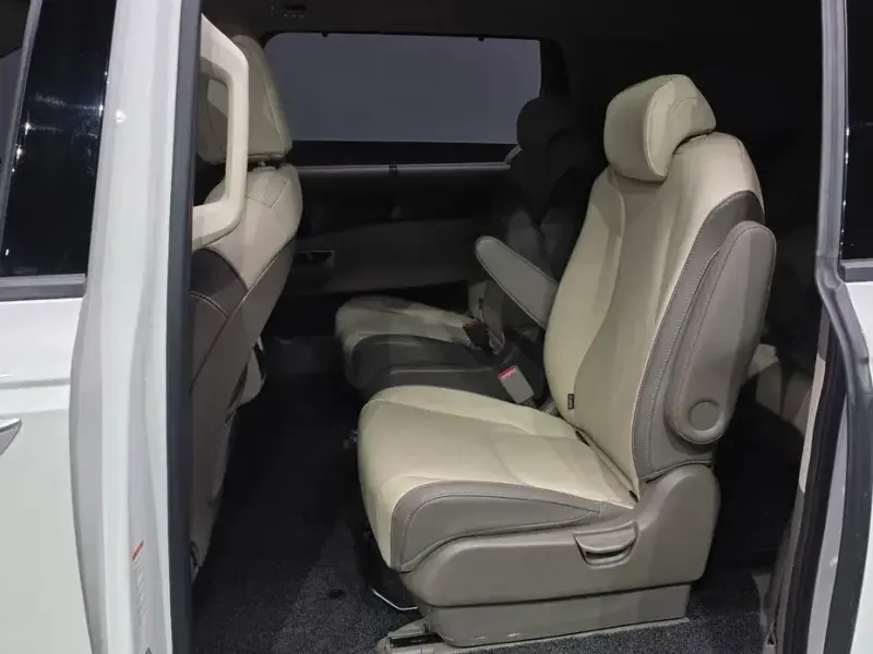 2021 Kia Carnival с пробегом 50 028 км