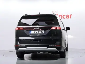 2022 Kia Carnival с пробегом 28 006 км