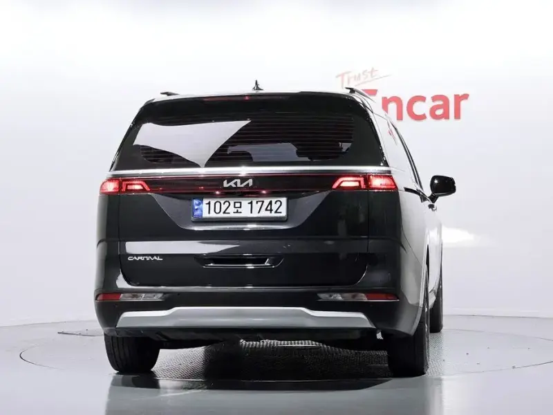 2022 Kia Carnival с пробегом 28 006 км