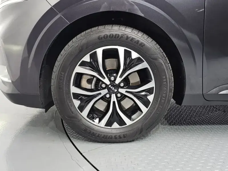 2022 Kia Carnival с пробегом 28 006 км