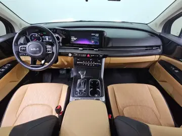 2022 Kia Carnival с пробегом 28 006 км