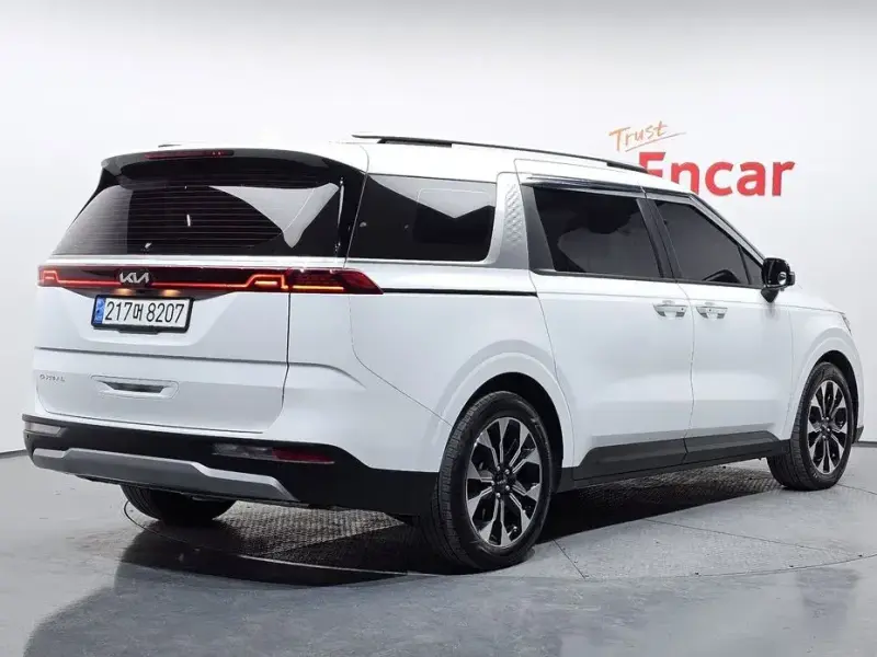 2022 Kia Carnival с пробегом 37 538 км