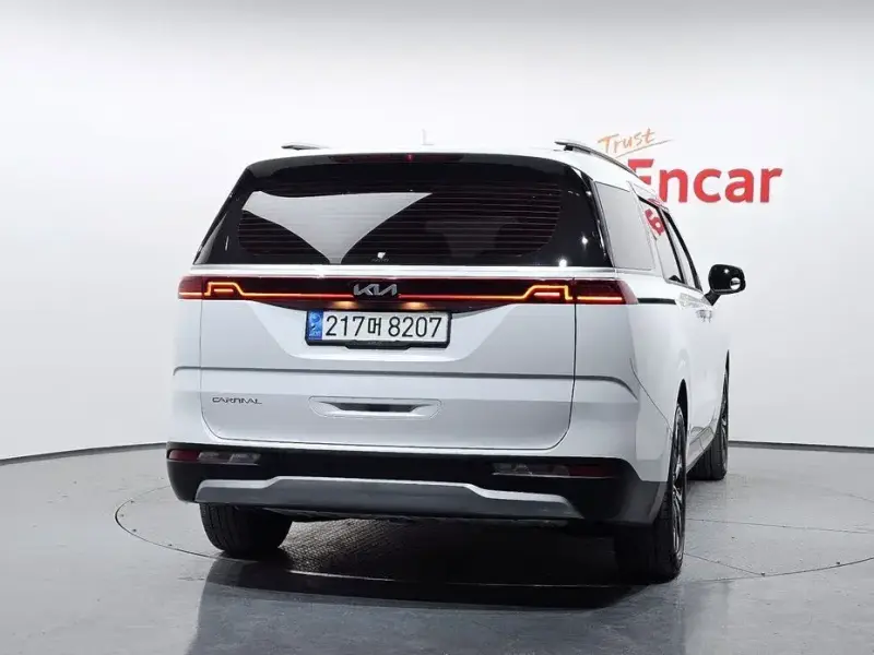 2022 Kia Carnival с пробегом 37 538 км
