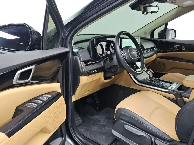 2022 Kia Carnival с пробегом 28 006 км