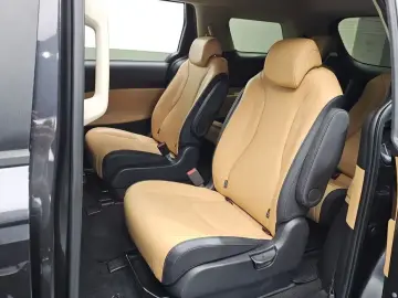 2022 Kia Carnival с пробегом 28 006 км