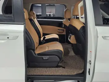 2022 Kia Carnival с пробегом 37 538 км