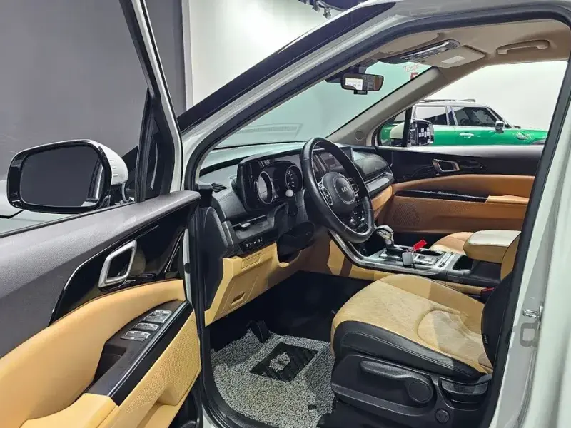 2022 Kia Carnival с пробегом 63 113 км