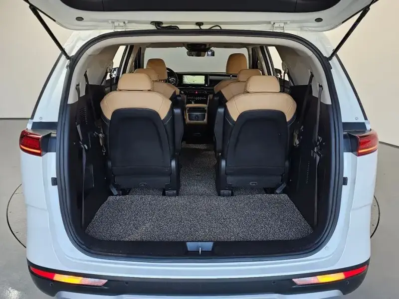 2022 Kia Carnival с пробегом 37 538 км