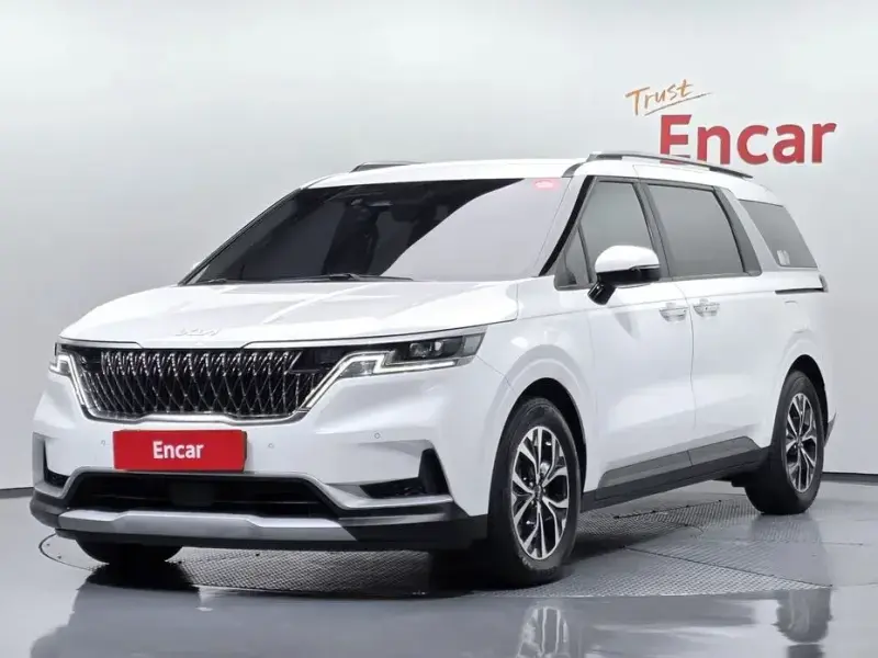 2023 Kia Carnival с пробегом 75 686 км