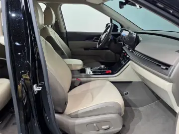 2023 Kia Carnival с пробегом 36 621 км