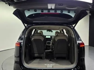 2023 Kia Carnival с пробегом 36 621 км