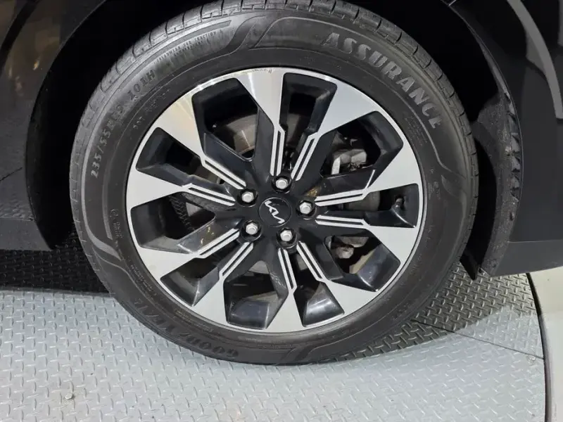 2023 Kia Carnival с пробегом 36 621 км