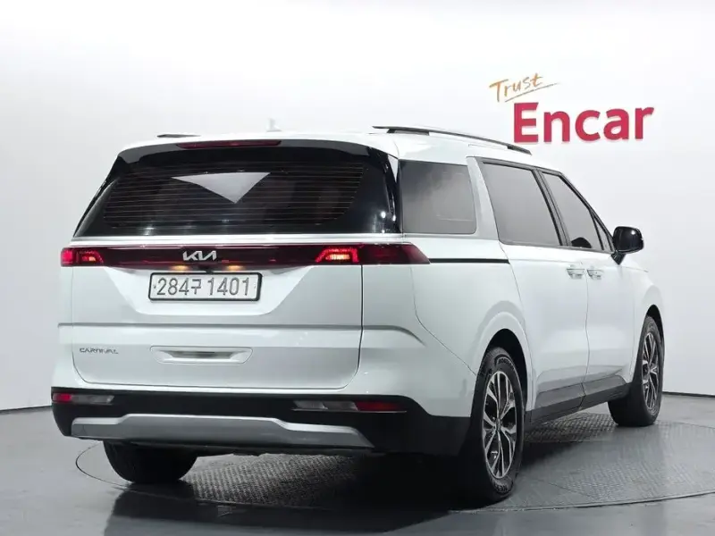 2021 Kia Carnival с пробегом 79 244 км