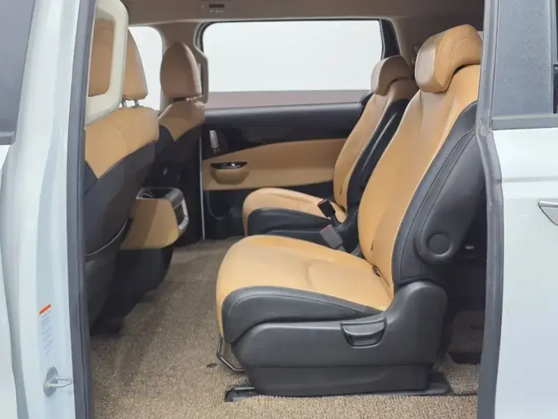 2021 Kia Carnival с пробегом 79 244 км