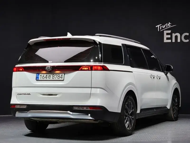 2021 Kia Carnival с пробегом 113 350 км
