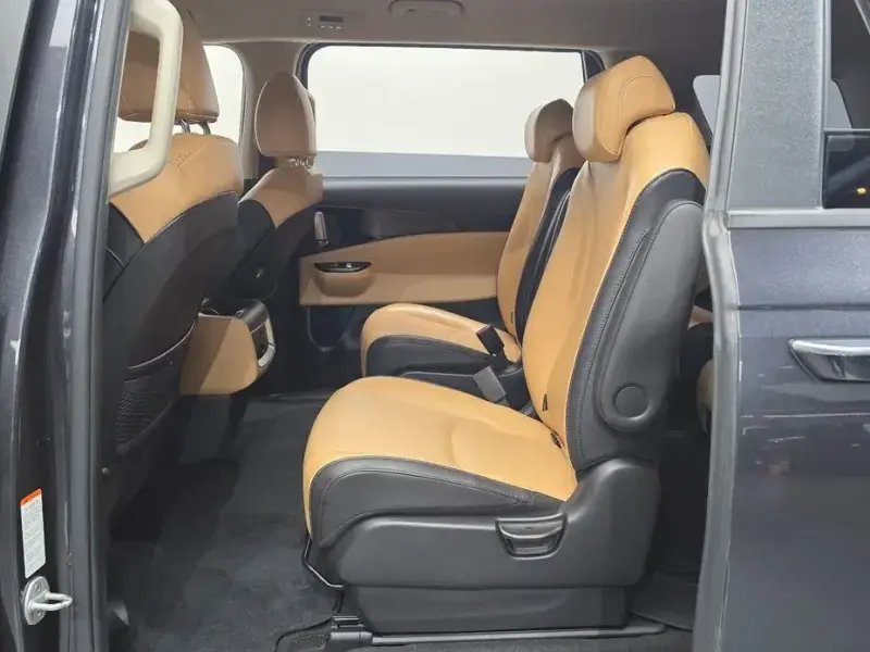 2021 Kia Carnival с пробегом 63 895 км