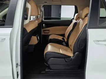 2023 Kia Carnival с пробегом 53 278 км