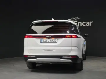 2022 Kia Carnival с пробегом 113 571 км