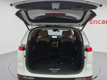 2022 Kia Carnival с пробегом 114 156 км