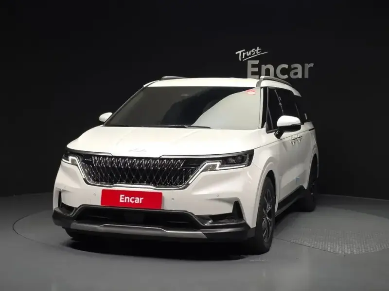 2023 Kia Carnival с пробегом 36 821 км