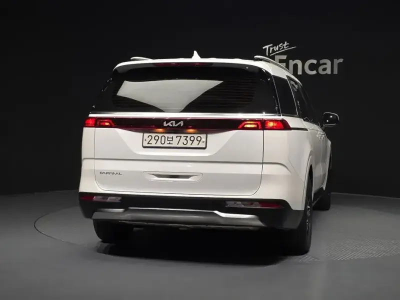2023 Kia Carnival с пробегом 36 821 км