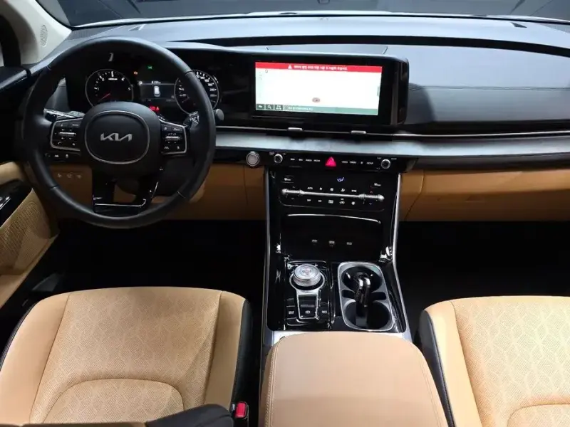 2023 Kia Carnival с пробегом 36 821 км
