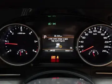 2023 Kia Carnival с пробегом 36 821 км