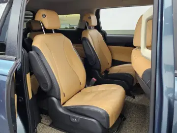 2022 Kia Carnival с пробегом 72 973 км