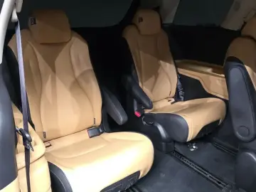 2023 Kia Carnival с пробегом 36 821 км