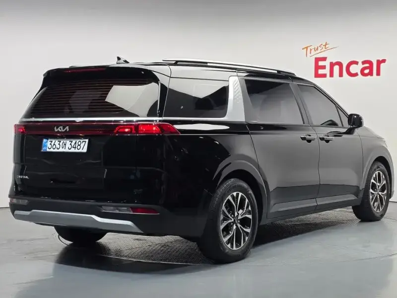 2022 Kia Carnival с пробегом 47 129 км