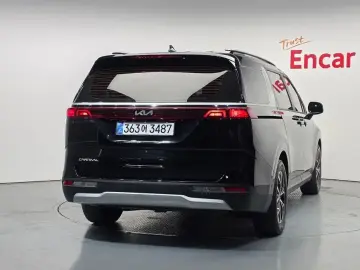 2022 Kia Carnival с пробегом 47 129 км