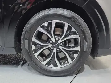 2022 Kia Carnival с пробегом 47 129 км