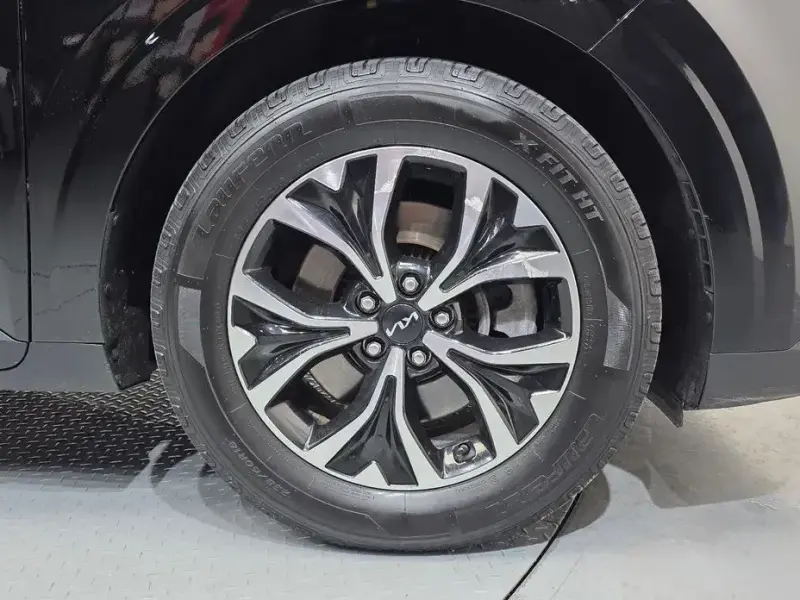 2022 Kia Carnival с пробегом 47 129 км