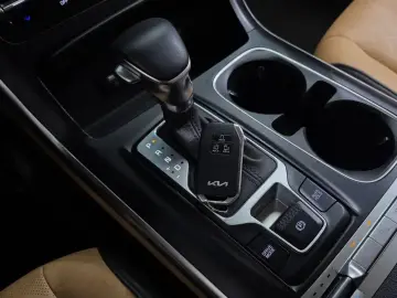 2022 Kia Carnival с пробегом 47 129 км