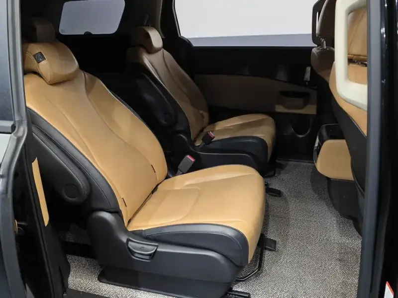 2022 Kia Carnival с пробегом 47 129 км
