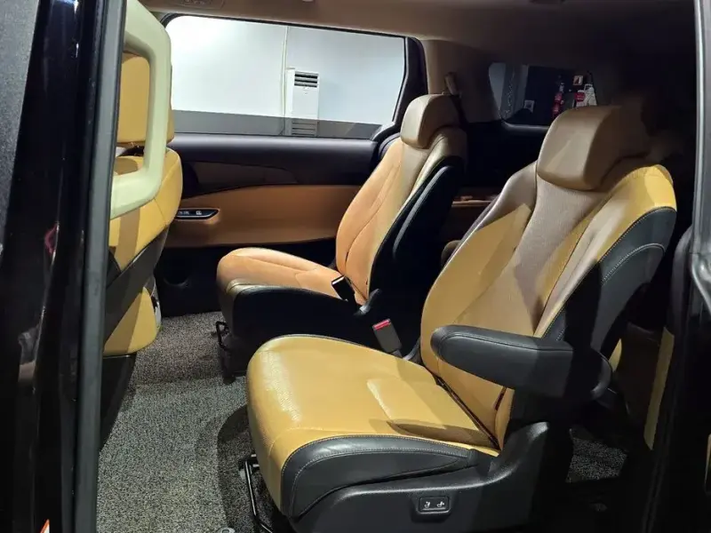 2022 Kia Carnival с пробегом 59 750 км