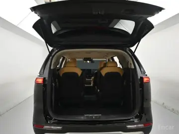 2022 Kia Carnival с пробегом 79 297 км