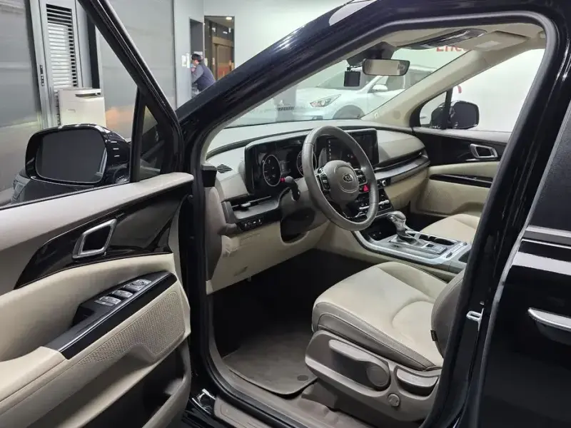 2021 Kia Carnival с пробегом 24 558 км