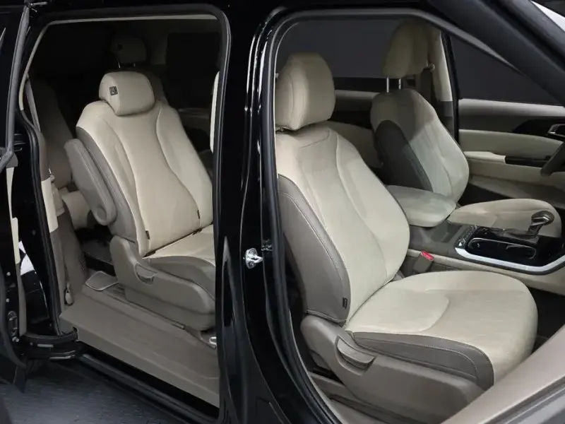 2021 Kia Carnival с пробегом 24 558 км