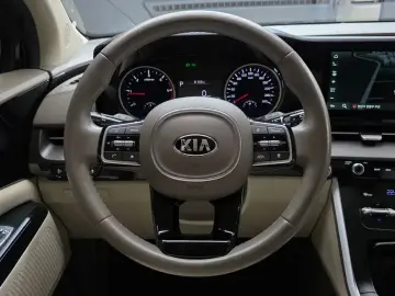 2021 Kia Carnival с пробегом 24 558 км