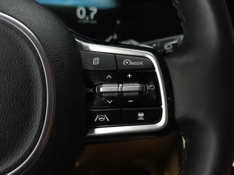 2023 Kia Carnival с пробегом 80 195 км