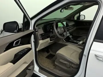 2022 Kia Carnival с пробегом 76 236 км
