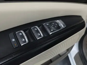 2022 Kia Carnival с пробегом 76 236 км