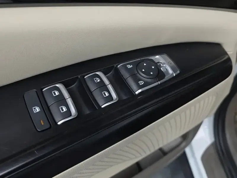 2022 Kia Carnival с пробегом 76 236 км