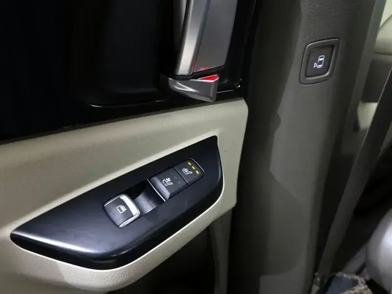 2022 Kia Carnival с пробегом 76 236 км