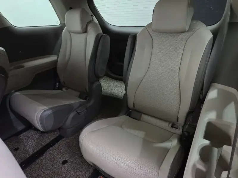 2022 Kia Carnival с пробегом 76 236 км