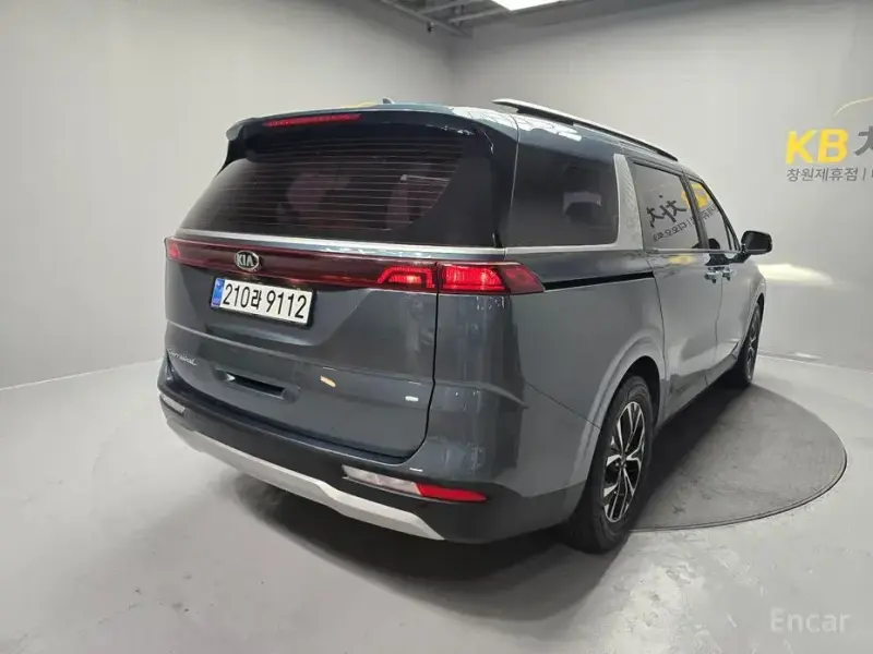2021 Kia Carnival с пробегом 109 000 км