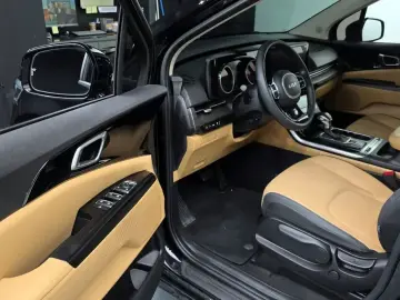 2022 Kia Carnival с пробегом 82 469 км