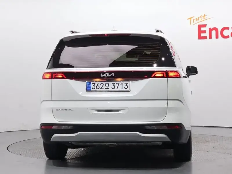 2022 Kia Carnival с пробегом 63 572 км